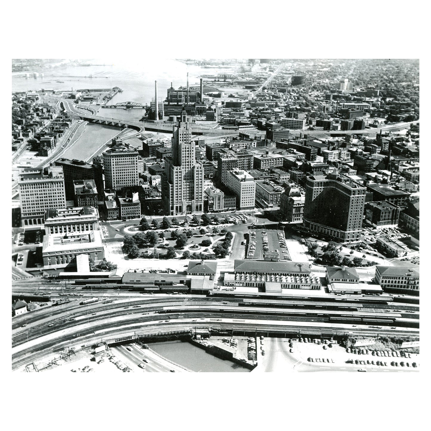 1013-50 Providence RI - Aerial With Highway, 1950's